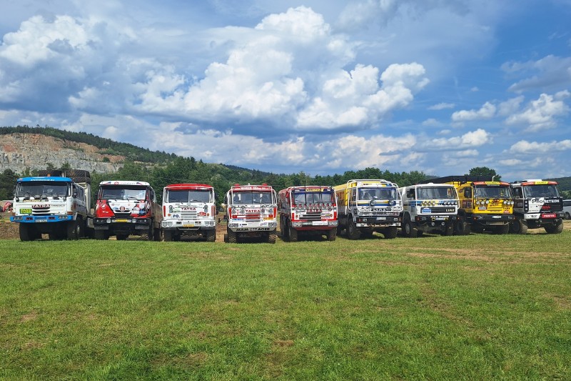 Trucks celebrate 40 years of Czechs at Dakar in&nbsp;Lesany