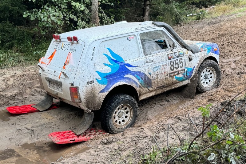 Dakar Classic teams get to work as Holowczyc sweeps Baja Poland