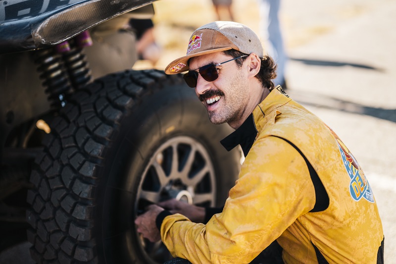 Guillaume de Mevius premieres “Azimut”