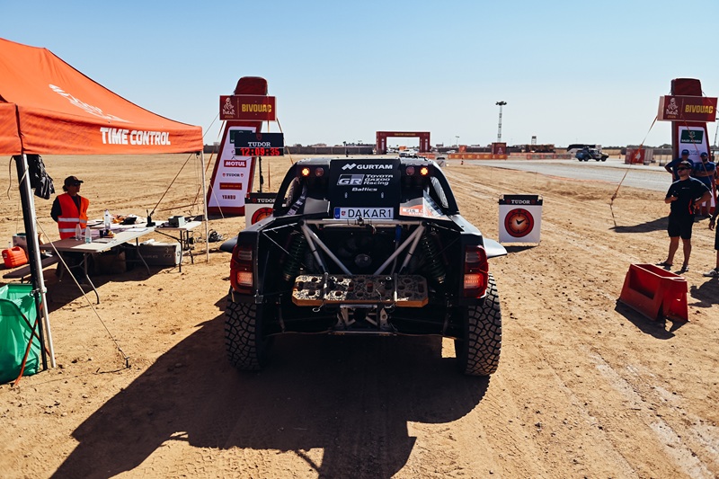 2026 Dakar Rally: “Suicidal” speeds and tire failures in&nbsp;Prologue