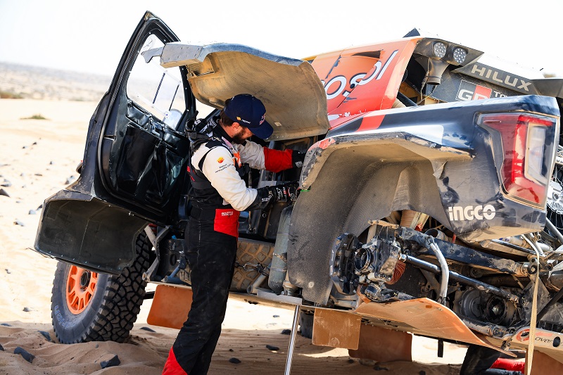 Toyota’s Glyn Hall: “The whole team is feeling the pain” of Dakar&nbsp;troubles