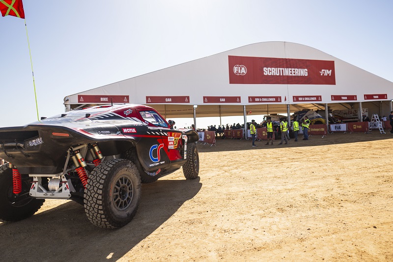 Century Racing delayed by&nbsp;customs