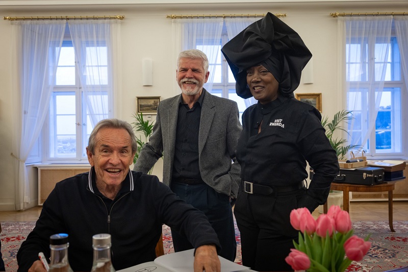 Jacky Ickx meets Pavel, Fesh Fesh in&nbsp;Prague